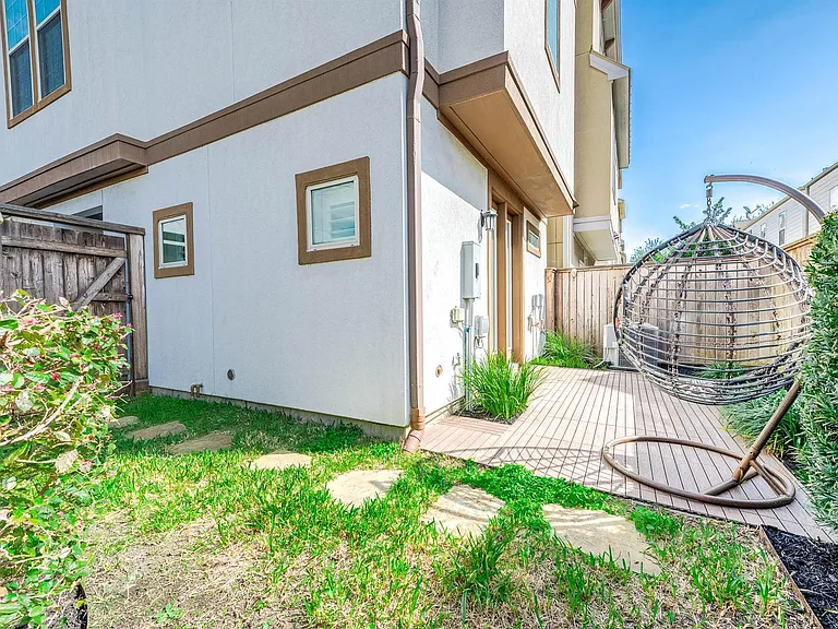 11027 Acorn Falls Dr — Photo 34