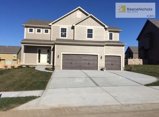 834 SW 35th Ter, Lees Summit, MO 64082