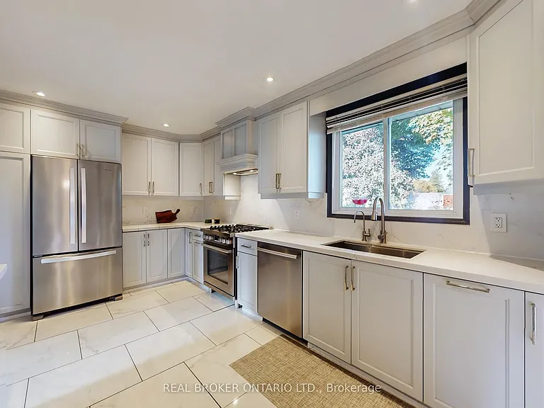 15 Jasmine Cres — Photo 12