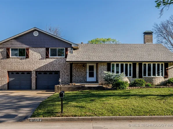 234 E 17th St, Claremore, OK 74017