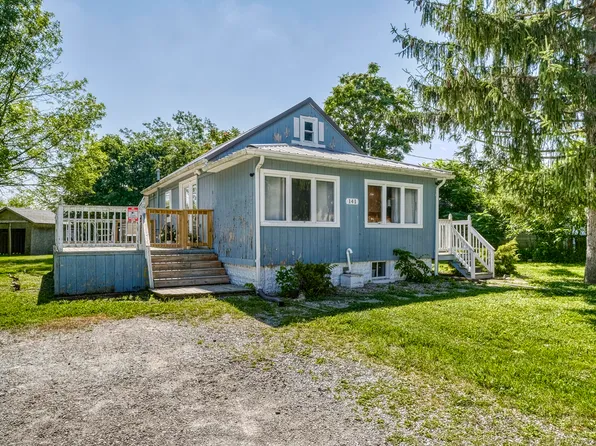 141 N John St, Crown Point, IN 46307