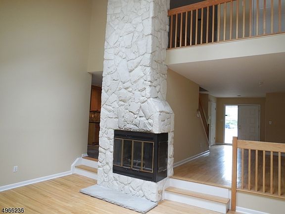 4th image of 22 Windmill Dr