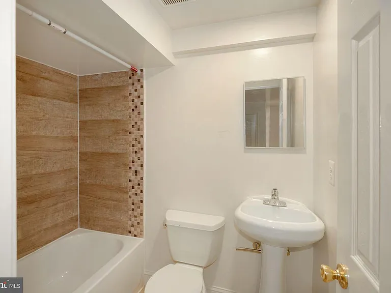 212 Orange St SE #2 — Photo 5