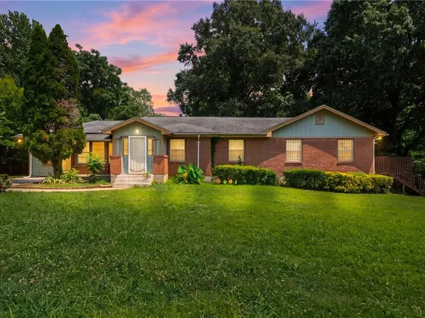 2205 Loring Ct, Decatur, GA 30032