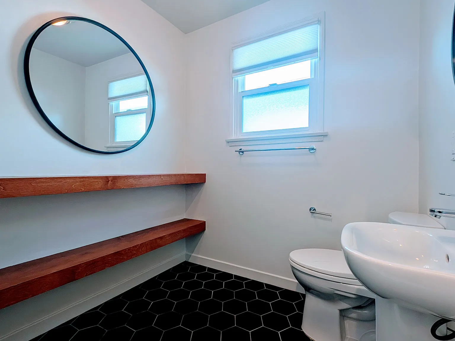 Studio, 425 sqft, $2,425 — Photo 3