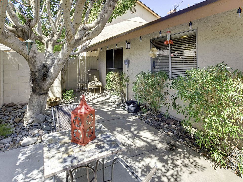 Gorgeous Front Patio
