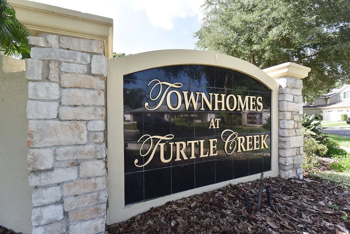 3 bed, 2.5 bath, 1735 sqft, $3,000 — Photo 2