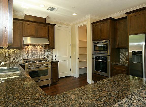 3rd image of 124 Dunn Ln