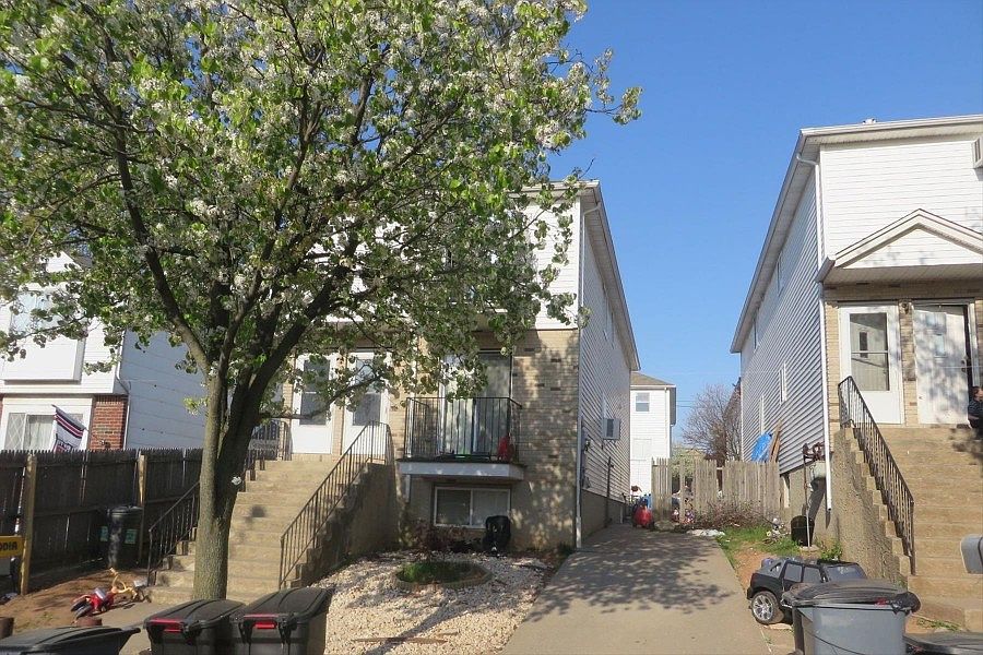 2nd image of 112 Cortelyou Ave