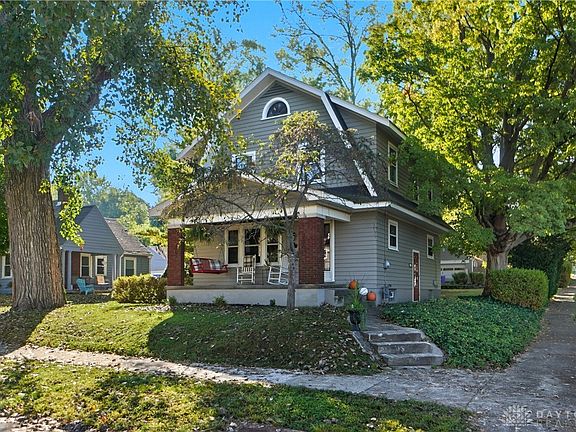 3rd image of 518 Irving Ave