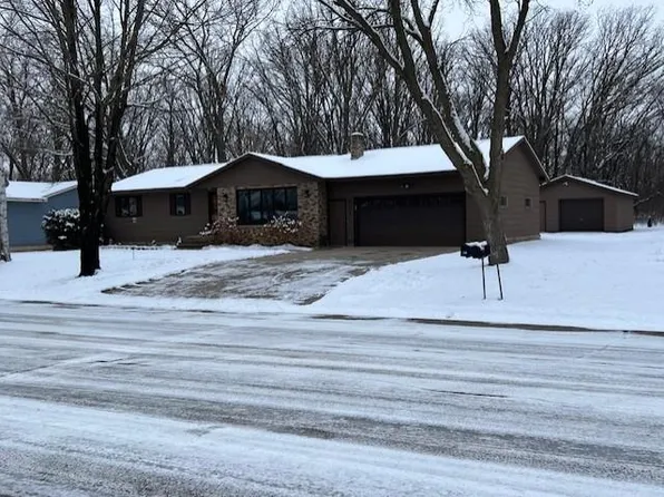 821 10th St SW, Wadena, MN 56482