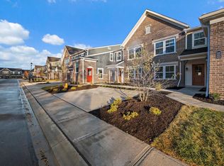 582 Foxhill Dr #11-202, Crescent Springs, KY 41017
