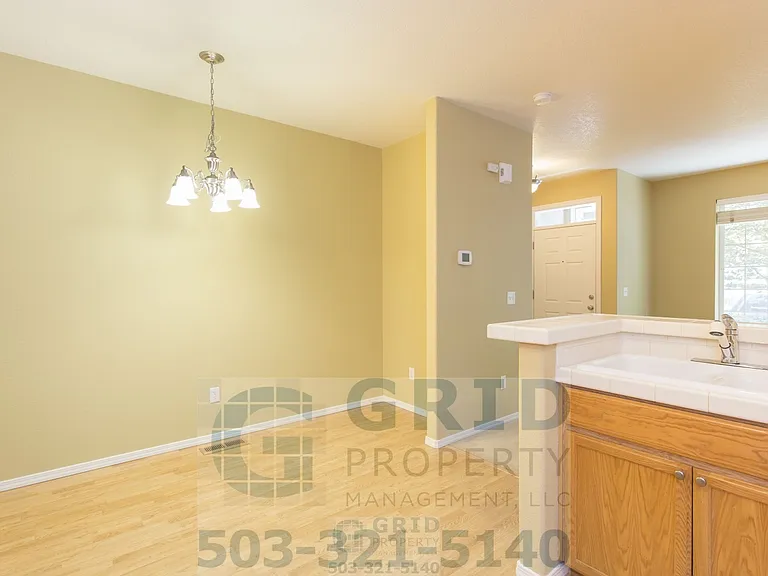 1113 SE Alika Ave — Photo 9