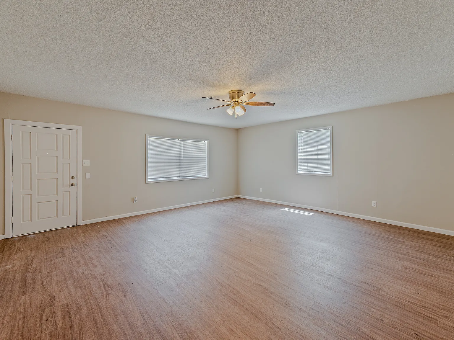 1602 Harmon Drive — Photo 2