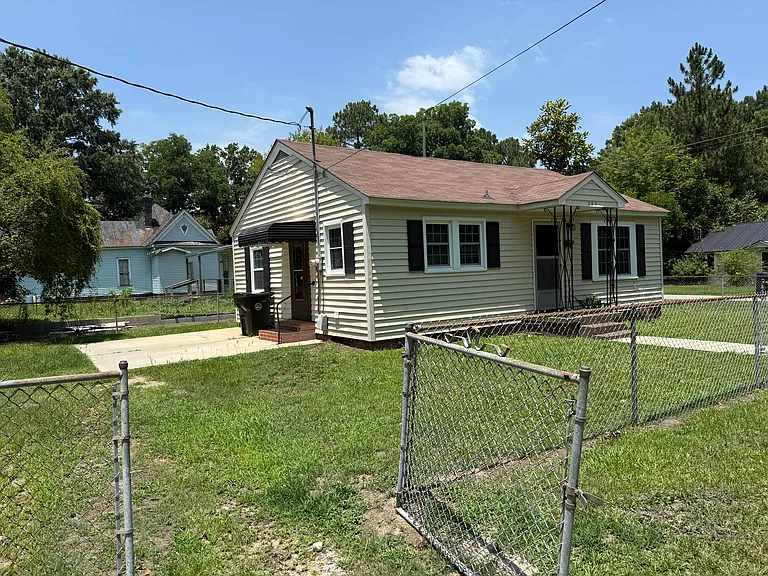302 S Johnson St — Photo 9