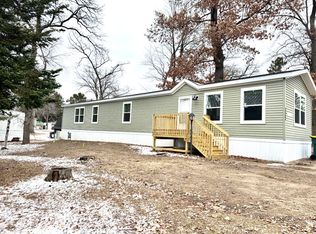 222 Goldenrod Ln E, Altoona, WI 54720