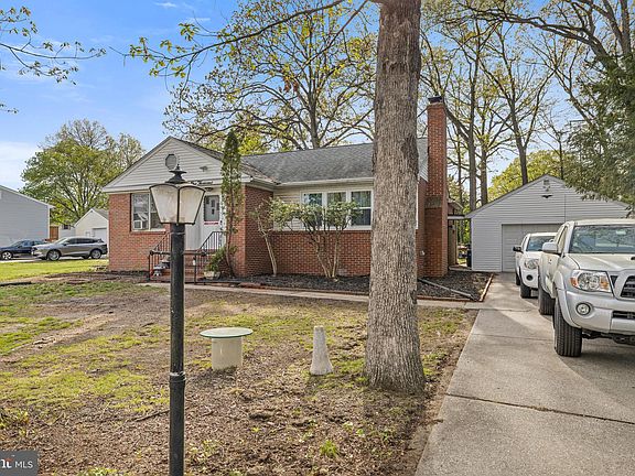 3rd image of 1000 Cayer Dr