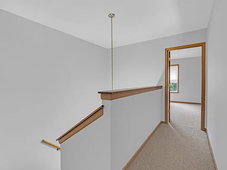 989 Sheridan Cir — Photo 18