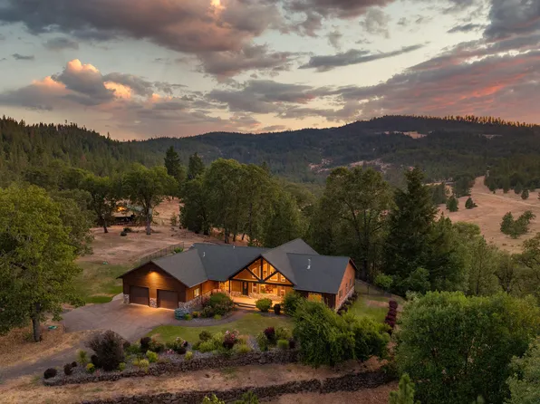 536 Ragsdale Rd, Trail, OR 97541