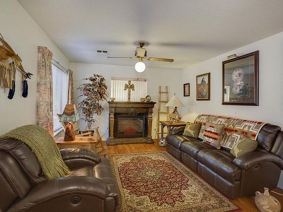 LR with furniture