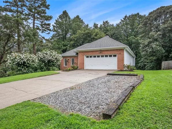 2705 Stratfield Dr, Cumming, GA 30041