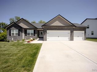 6992 Milburn Estates Dr, O'Fallon, IL 62269