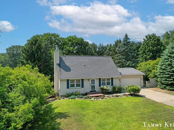 98 Algonquin Ave, Holland, MI 49424