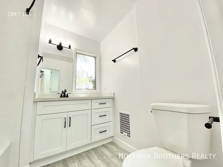 115 S Carondelet St #6 — Photo 11