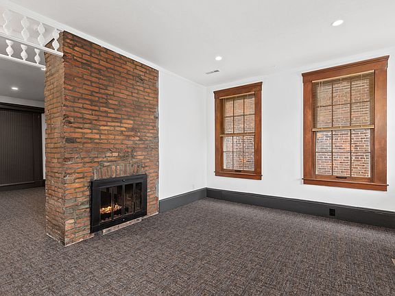 3rd image of 916 Hickory St #B