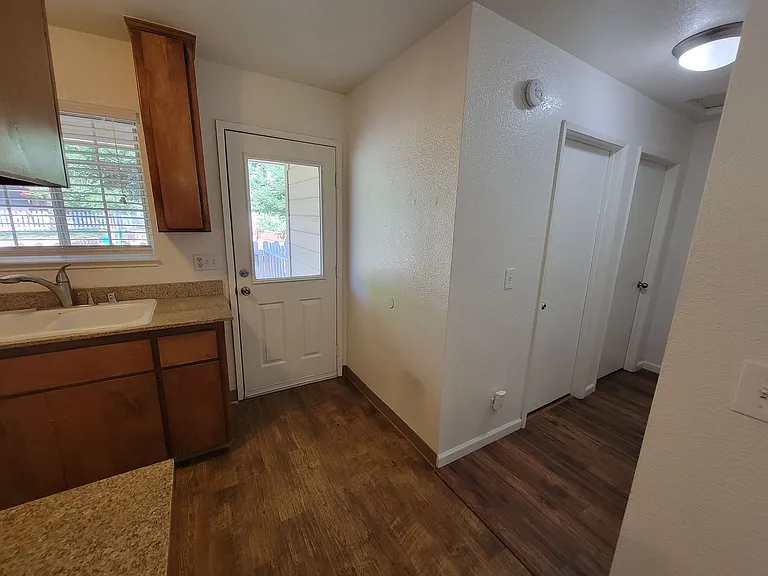 2055 Amanda Way #7 — Photo 10