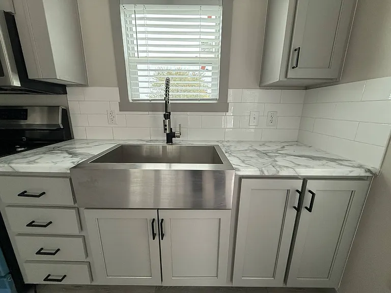 9 La Posada Dr — Photo 5