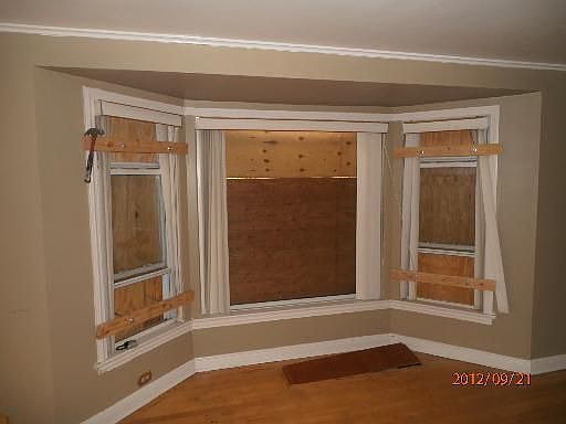 3rd image of 10514 S Martin L King Dr