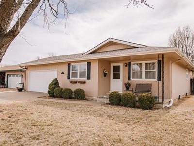 400 E Neal Ave, Salina, KS, 67401