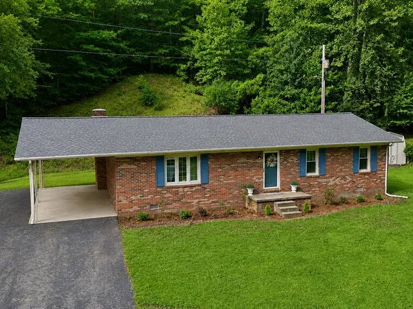 162 Castle Dr, Thealka, KY 41240