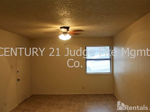 3rd image of 1112 Curtis Dr
