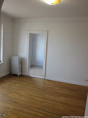 Rented by Realty 2000 Corp | media 7