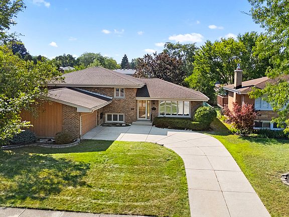 2nd image of 568 N Plamondon Dr