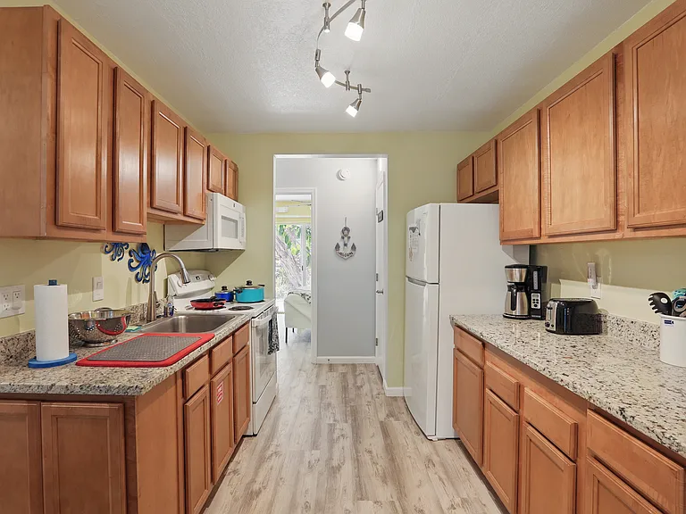 199 Tyler Ave #18 — Photo 3