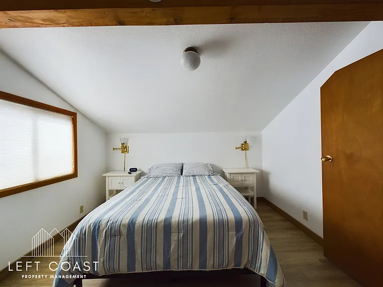 1033 NW Inlet Ave — Photo 39