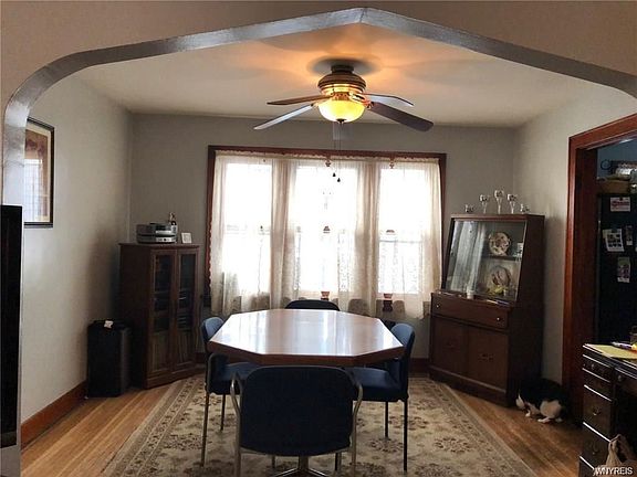 5th image of 13 Berry Ave