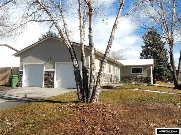 2nd image of 1067 Durango Dr