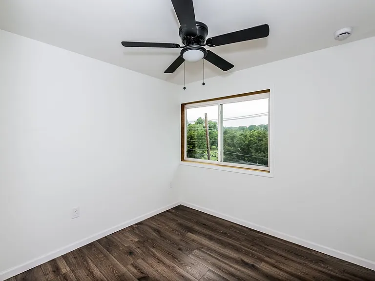 4016 Livingston Rd SE — Photo 48