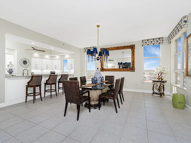 3313 Sunset Key Cir #701 — Photo 20