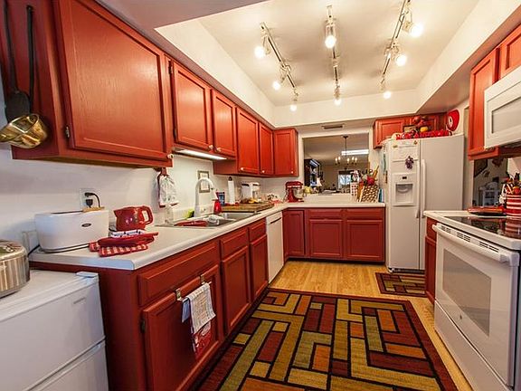 5th image of 608 S Main Ave APT 40