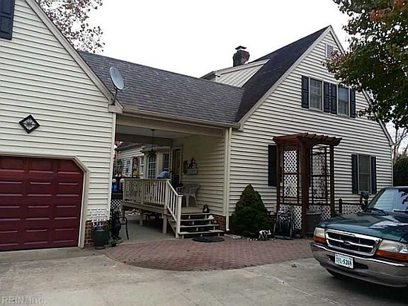 5th image of 23261 Lake Shores Ct