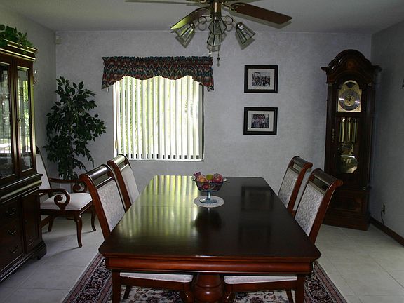 5th image of 820 NW 48th Ave