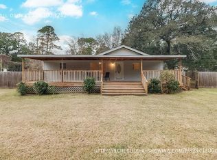 1701 S 11th St, Ocean Springs, MS 39564