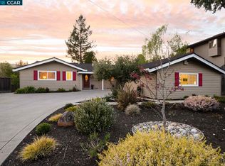 23 Carr Dr, Moraga, CA 94556