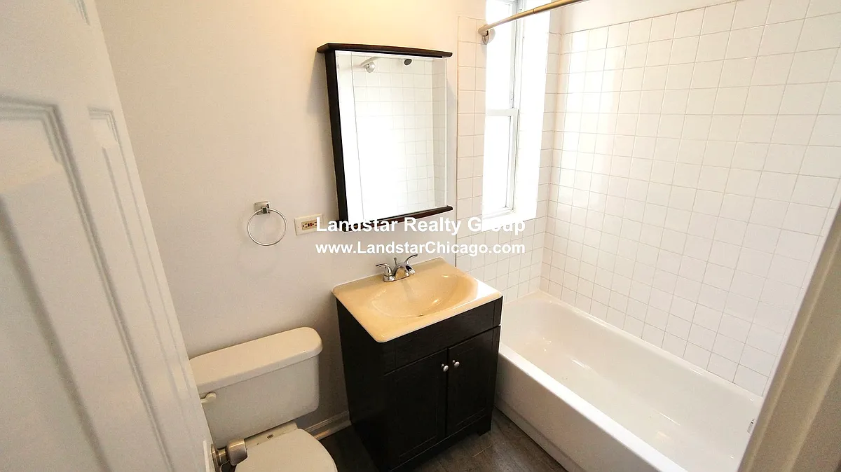 Building Photo - 1637 N Spaulding Ave #1D