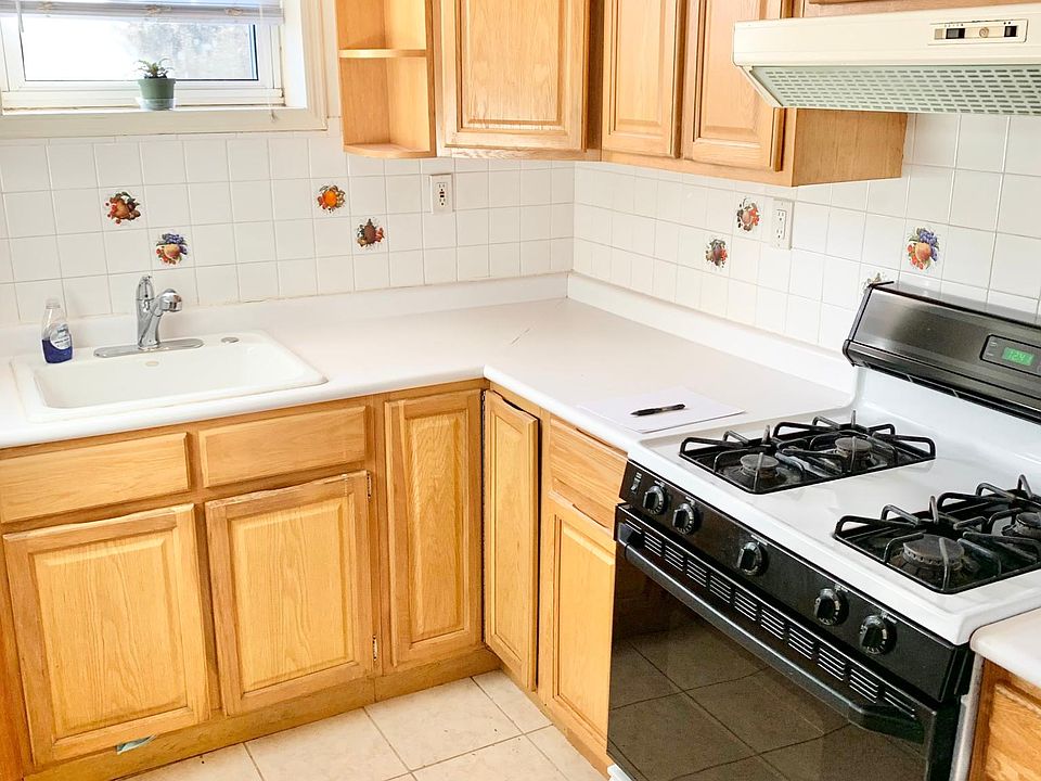 1st image of 34 Lexington Ave #1A